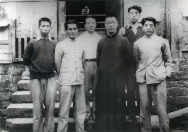 潘天寿出生几几年_潘天寿属什么的_潘天寿年表